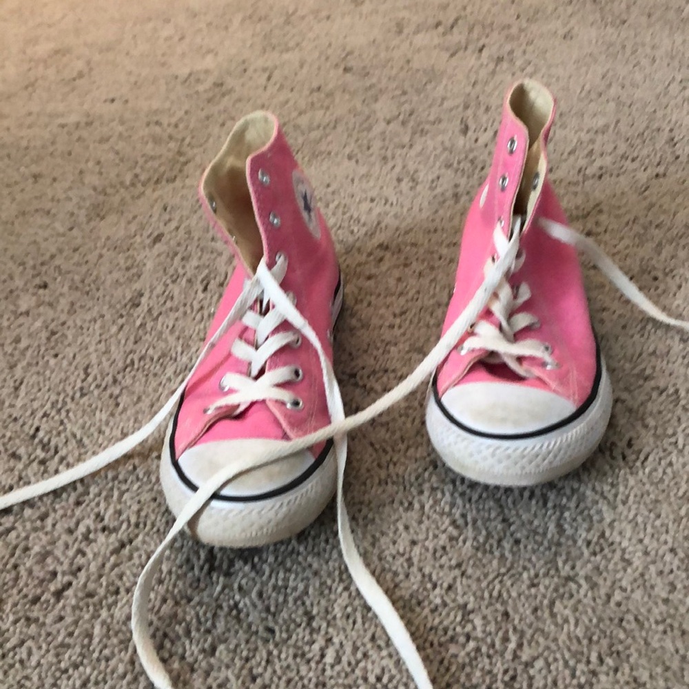 Pink kids Hightop converse